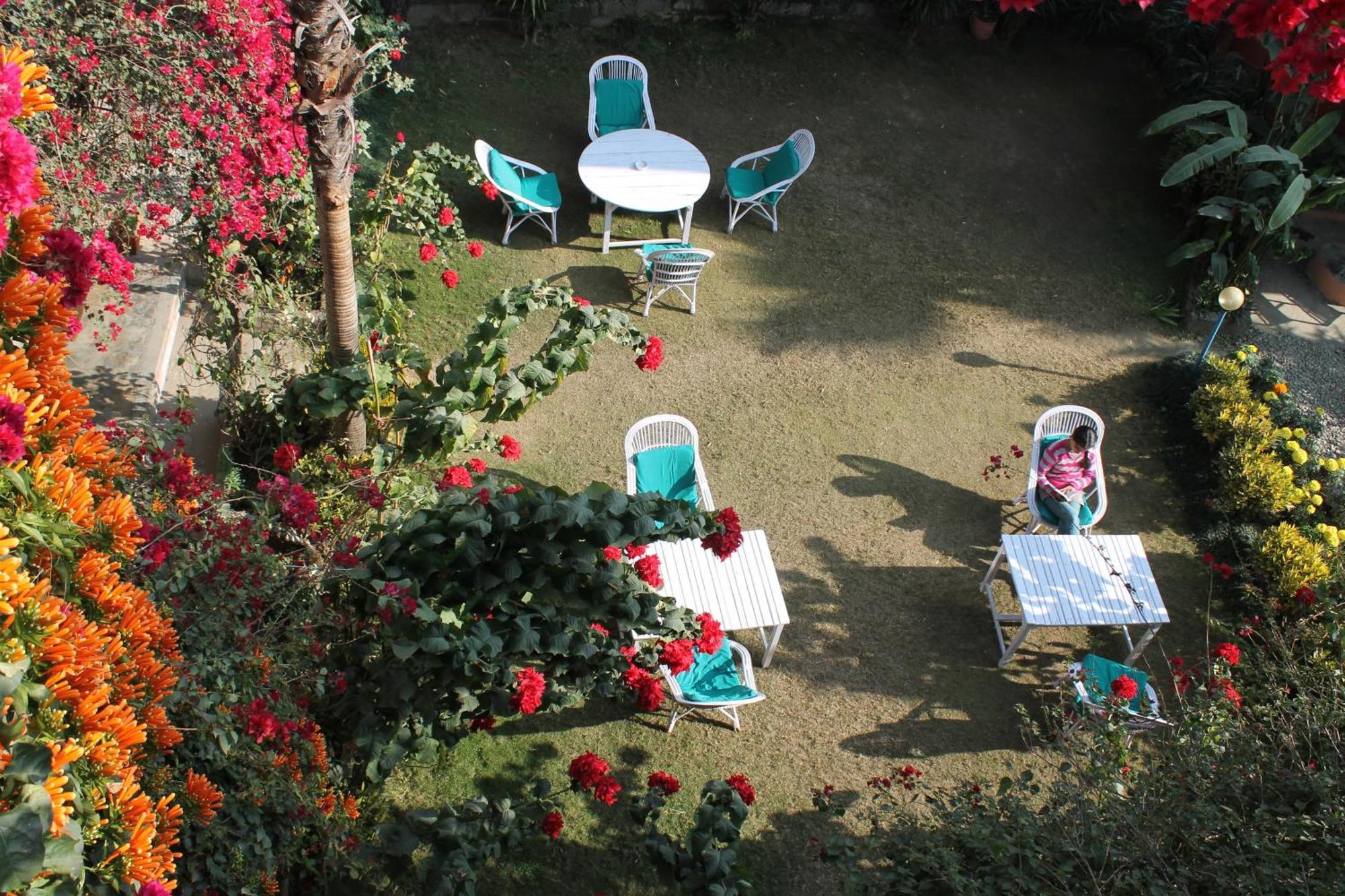 New Pokhara Lodge - Pokhara Lakeside Dış mekan fotoğraf