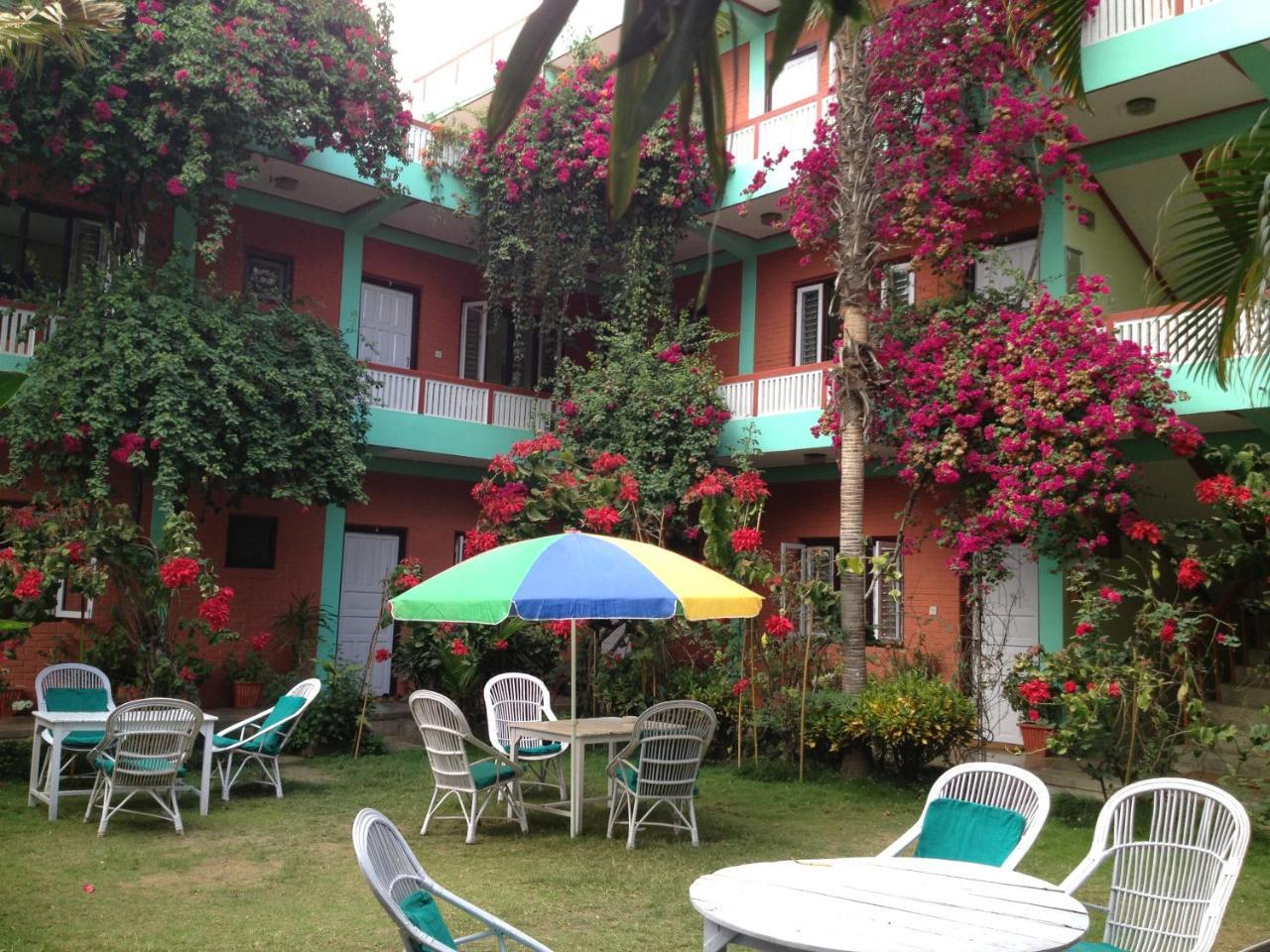 New Pokhara Lodge - Pokhara Lakeside Dış mekan fotoğraf
