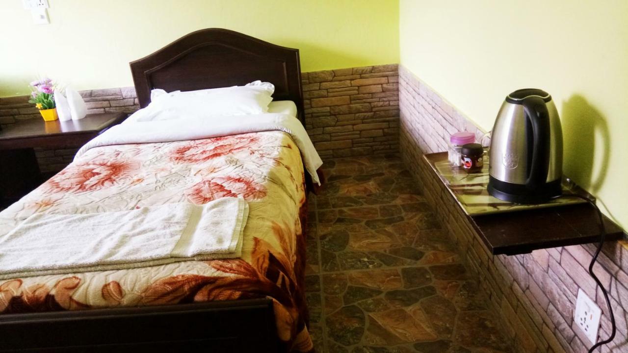 New Pokhara Lodge - Pokhara Lakeside Dış mekan fotoğraf